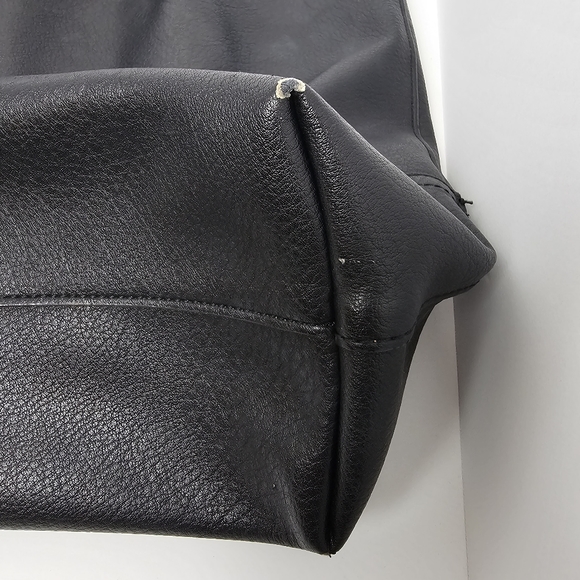 Large Tote - Picture 12 of 16